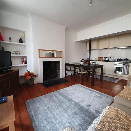Lovely 2 Bedroom Flat In The Heart Of The City Единбург Екстериор снимка