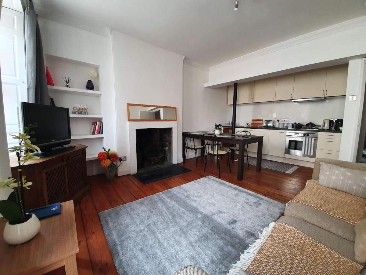 Lovely 2 Bedroom Flat In The Heart Of The City Единбург Екстериор снимка
